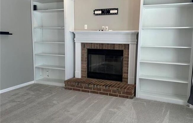 4 beds, 2.5 baths, 2,288 sqft, $2,800, Unit Madison Park 208