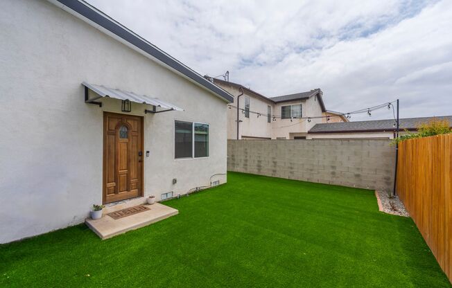 Warm & Inviting Hawthorne Home!