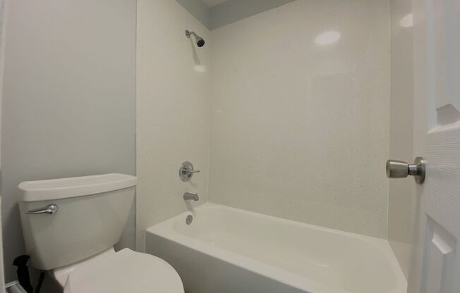 1 bed, 1 bath, 680 sqft, $1,495, Unit RO-50