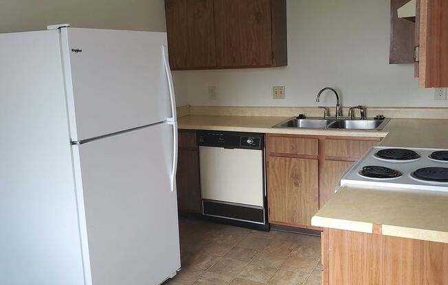 2 beds, 1 bath, 850 sqft, $850, Unit #5