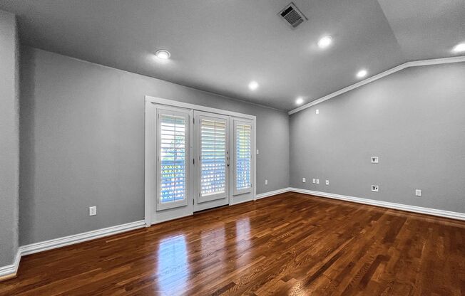 Upgraded Town Home