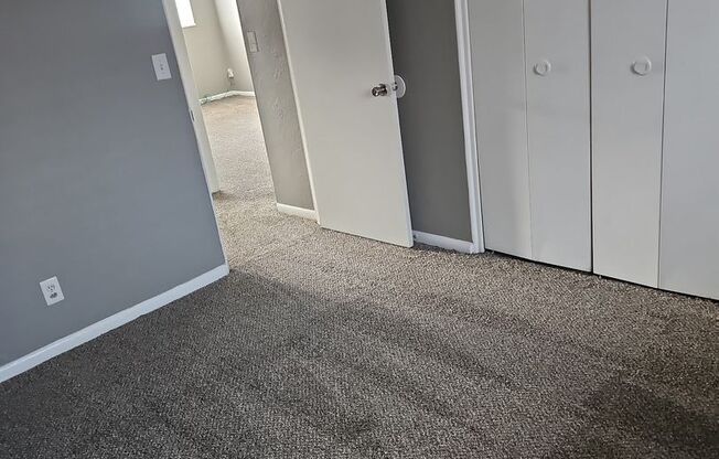2 beds, 1 bath, 750 sqft, $1,070, Unit B01 1008 17