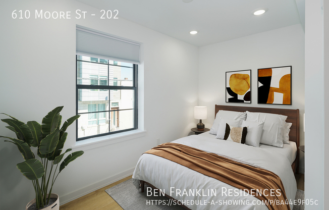 610 MOORE ST