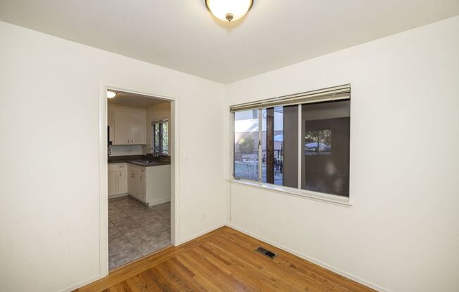 2 beds, 1 bath, 800 sqft, $3,500, Unit 500 Palo Alto Ave #A