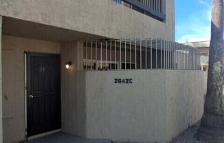 2642 N 43 AVE