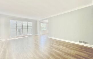2027-2033 S. Beverly Glen Blvd