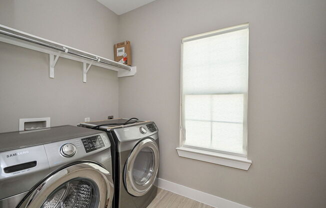 3 beds, 3.5 baths, 2,427 sqft, $2,900, Unit C