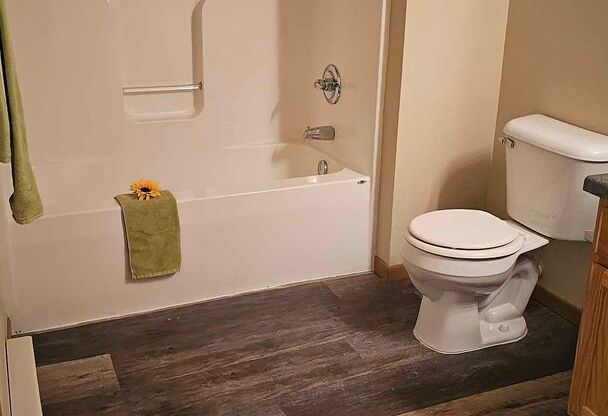 2 beds, 2 baths, 1,014 sqft, $1,415, Unit 1830-111