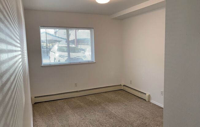 2 beds, 1 bath, 700 sqft, $1,425, Unit 5