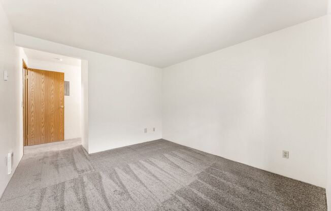 3 beds, 2 baths, 1,126 sqft, $2,550, Unit J301