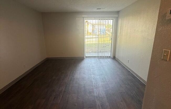 2 beds, 1 bath, 858 sqft, $820, Unit 2615-103