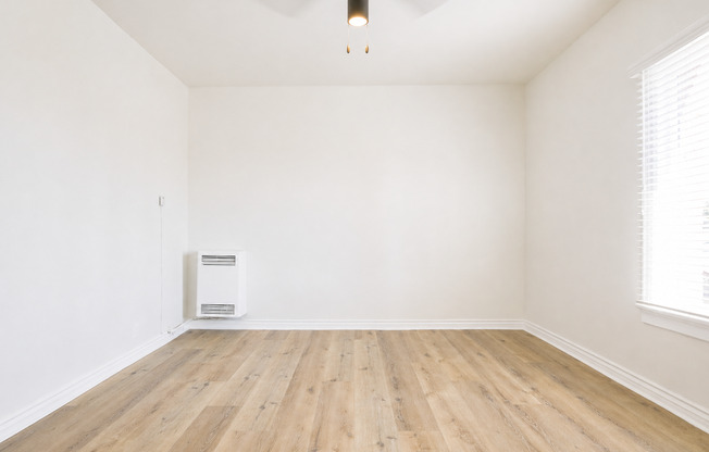 Studio, 1 bath, 450 sqft, $1,350, Unit 310