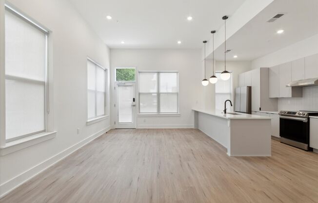 2 beds, 2 baths, 1,000 sqft, $1,795, Unit 101