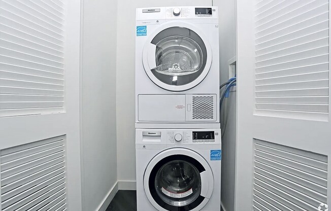 1 bed, 1 bath, $5,600, Unit 2B