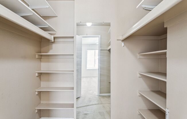 2 beds, 2 baths, $1,395, Unit #1043