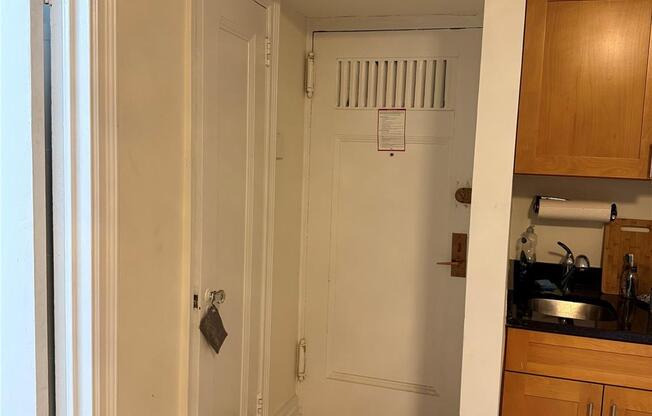 Studio, 1 bath, $2,700, Unit 207