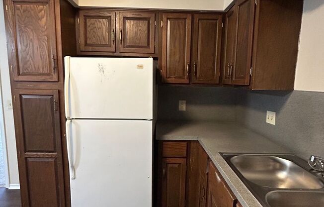 2 beds, 2 baths, 1,200 sqft, $975, Unit #10