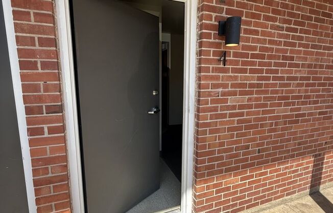 Studio, 1 bath, 500 sqft, $625, Unit 1024 SUNSET #04