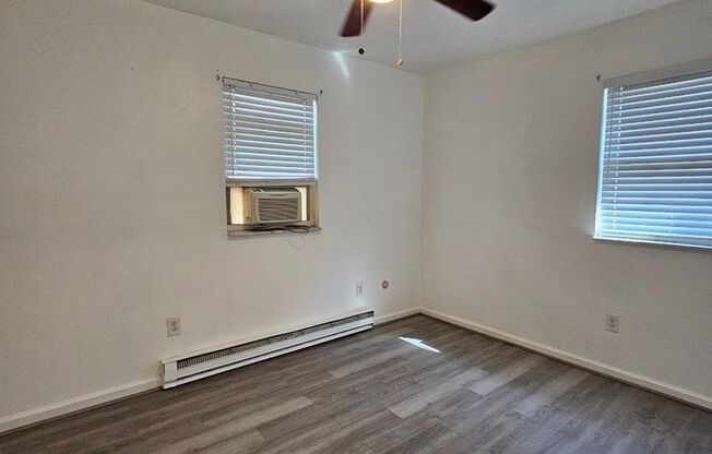 2 beds, 1 bath, $1,100, Unit 3111 Dunway St Unit A