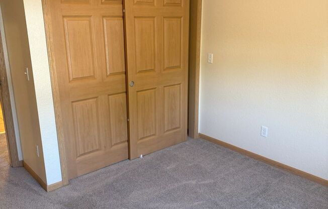 3 beds, 2 baths, 1,183 sqft, $1,163, Unit AC07B