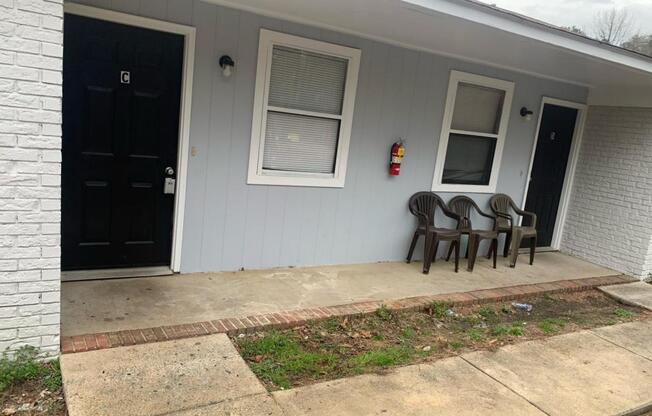 2 beds, 1 bath, 725 sqft, $1,050