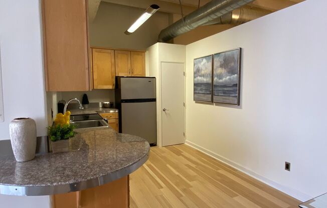1 bed, 1 bath, 955 sqft, $2,300, Unit 202