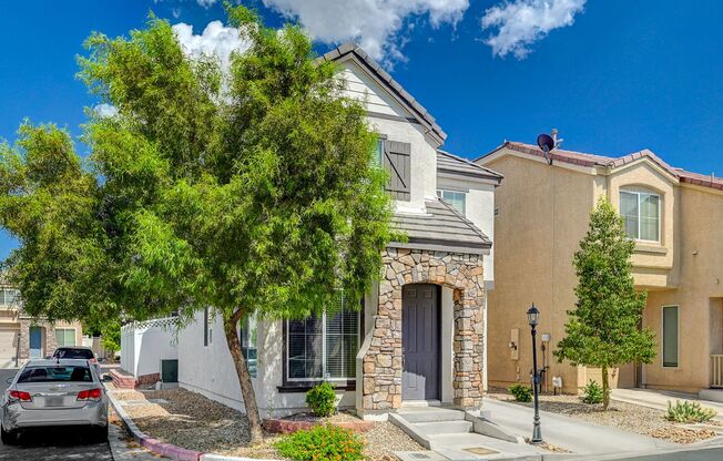 Beautiful Home in Lamplight Gardens at Silverado gated community