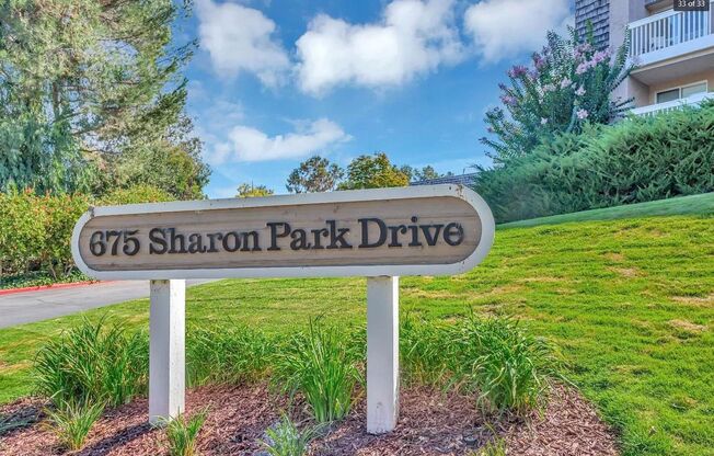 Elegant Remodeled 3BR Condominium in Sharon Heights