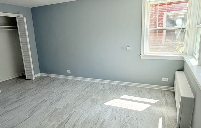 6715 N California Ave