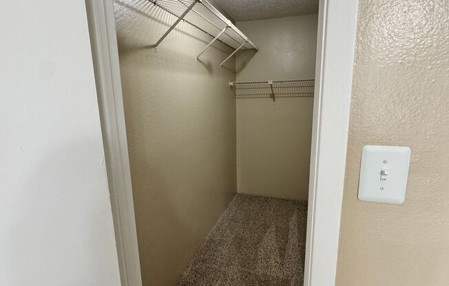 2 beds, 2 baths, 800 sqft, $925, Unit 102