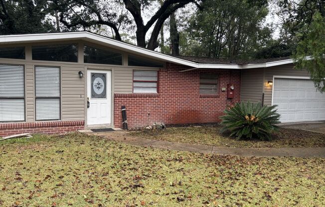 Charming 3-Bedroom Home in the Heart of Ocean Springs!  $500 off 1st months rent