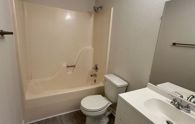 2 beds, 1 bath, $950