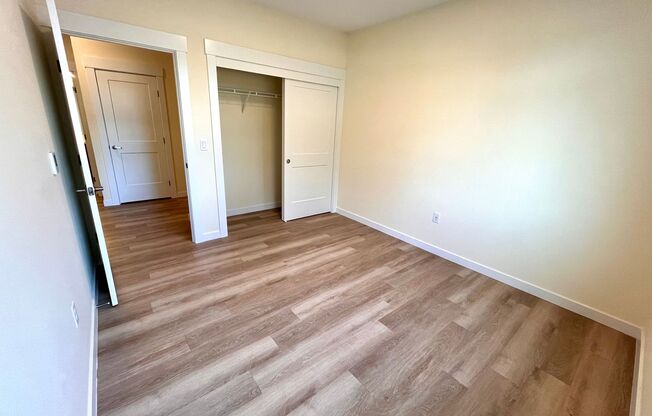 2 beds, 1 bath, $1,875, Unit A207