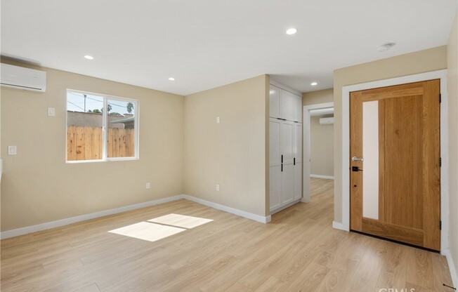 3872 3 AVE