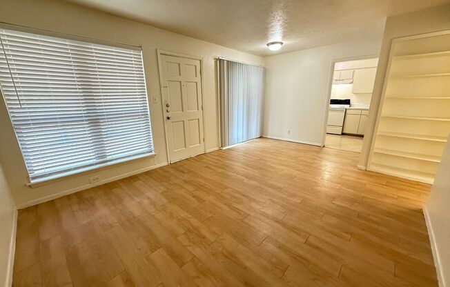 2 beds, 1 bath, 924 sqft, $1,699, Unit OPA-131