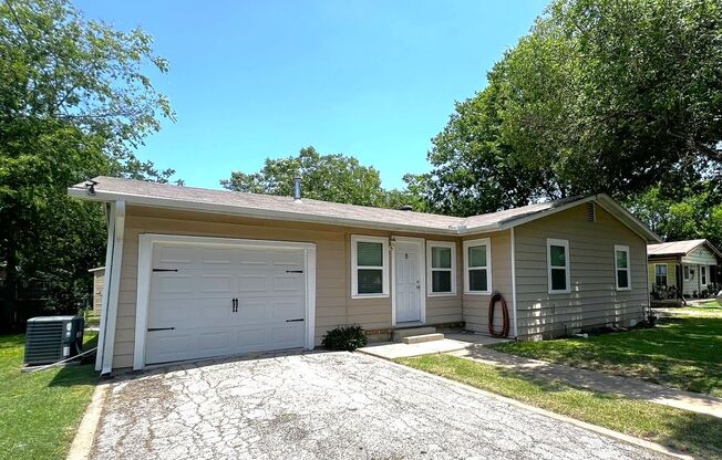 Renovated 3/1 Home Near Downtown Taylor