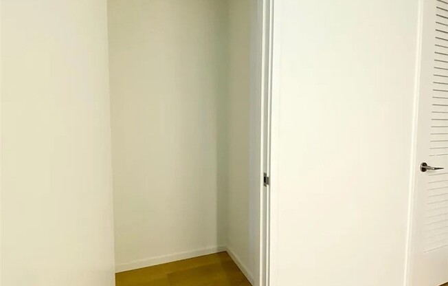 1 bed, 1.5 baths, 937 sqft, $4,150, Unit 1828