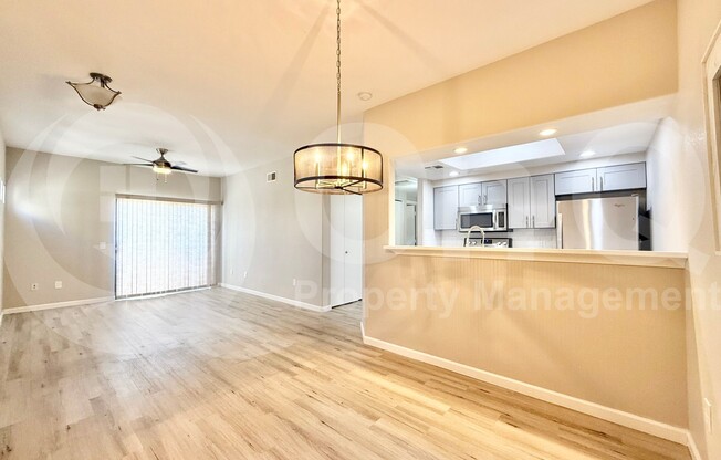 2 beds, 2 baths, 858 sqft, $1,599, Unit 243