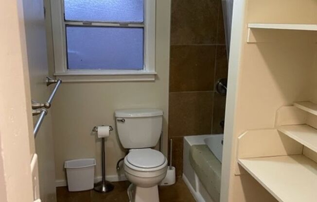 2 beds, 1 bath, $3,000