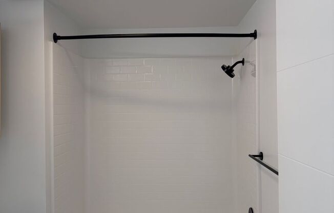 2 beds, 2 baths, 816 sqft, $4,395, Unit 605