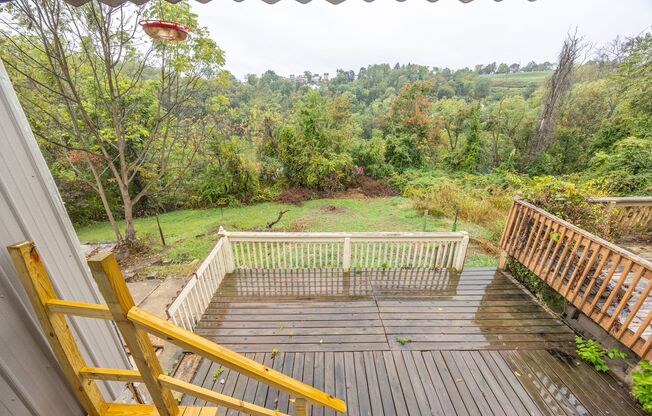 Comfort Meets Style: 3-Bedroom Home with Spacious Backyard in Pittsburgh