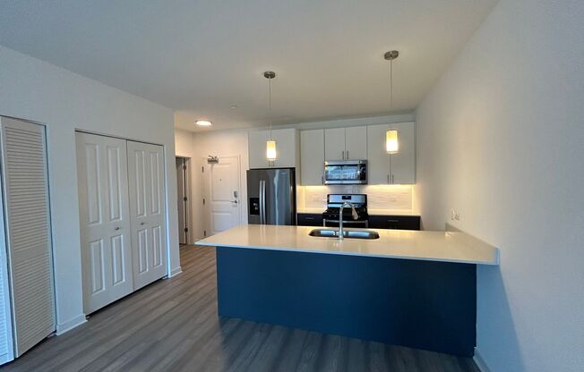 1 bed, 1 bath, 745 sqft, $2,225, Unit 322