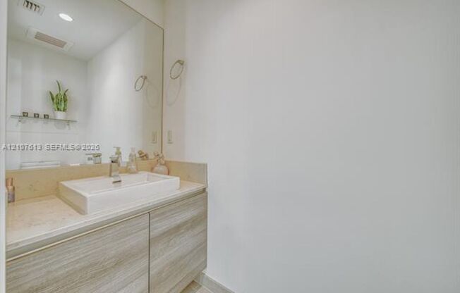 1 bed, 1.5 baths, $4,150, Unit # 3802