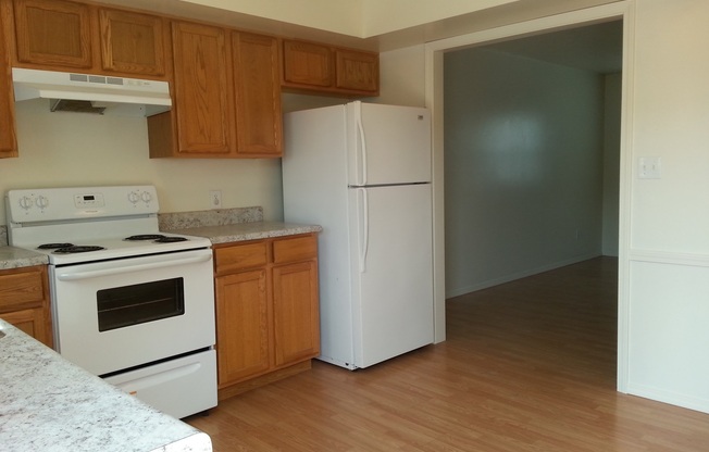 2 beds, 1.5 baths, 1,050 sqft, $795, Unit 40