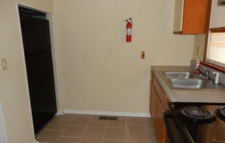 2 beds, 1 bath, $795