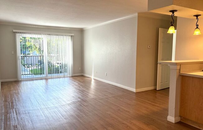 1 bed, 1 bath, 736 sqft, $2,195, Unit A044