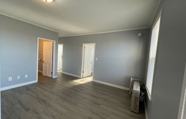 Third floor, 2 bedroom, 1 Bath in Manchester, NH, Hot Water Included - $1700/month