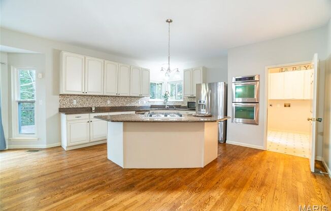 5 beds, 3.5 baths, 4,400 sqft, $3,750, Unit Castle Ridge Drive 570