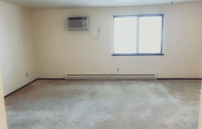 Studio, 1 bath, 300 sqft, $1,040, Unit 102-308