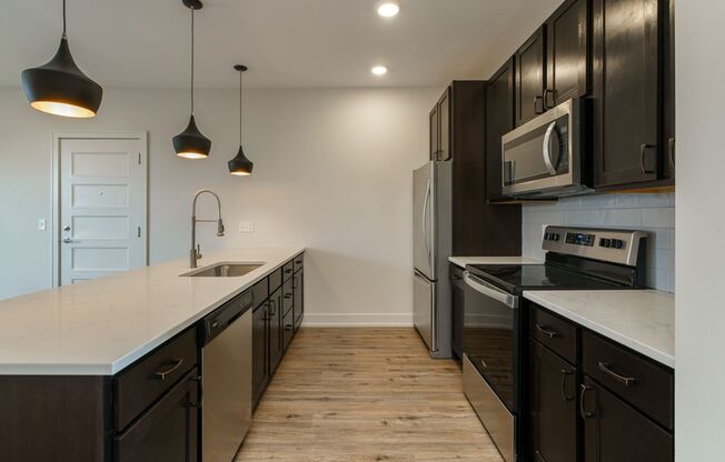 2 beds, 2 baths, $1,875, Unit 1050 N 4th St. Apt. 316